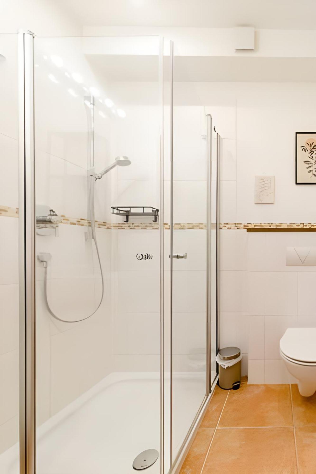 Komfortables Doppelzimmer In Kehl Goldscheuer - 1A Guesthouse Luaran gambar